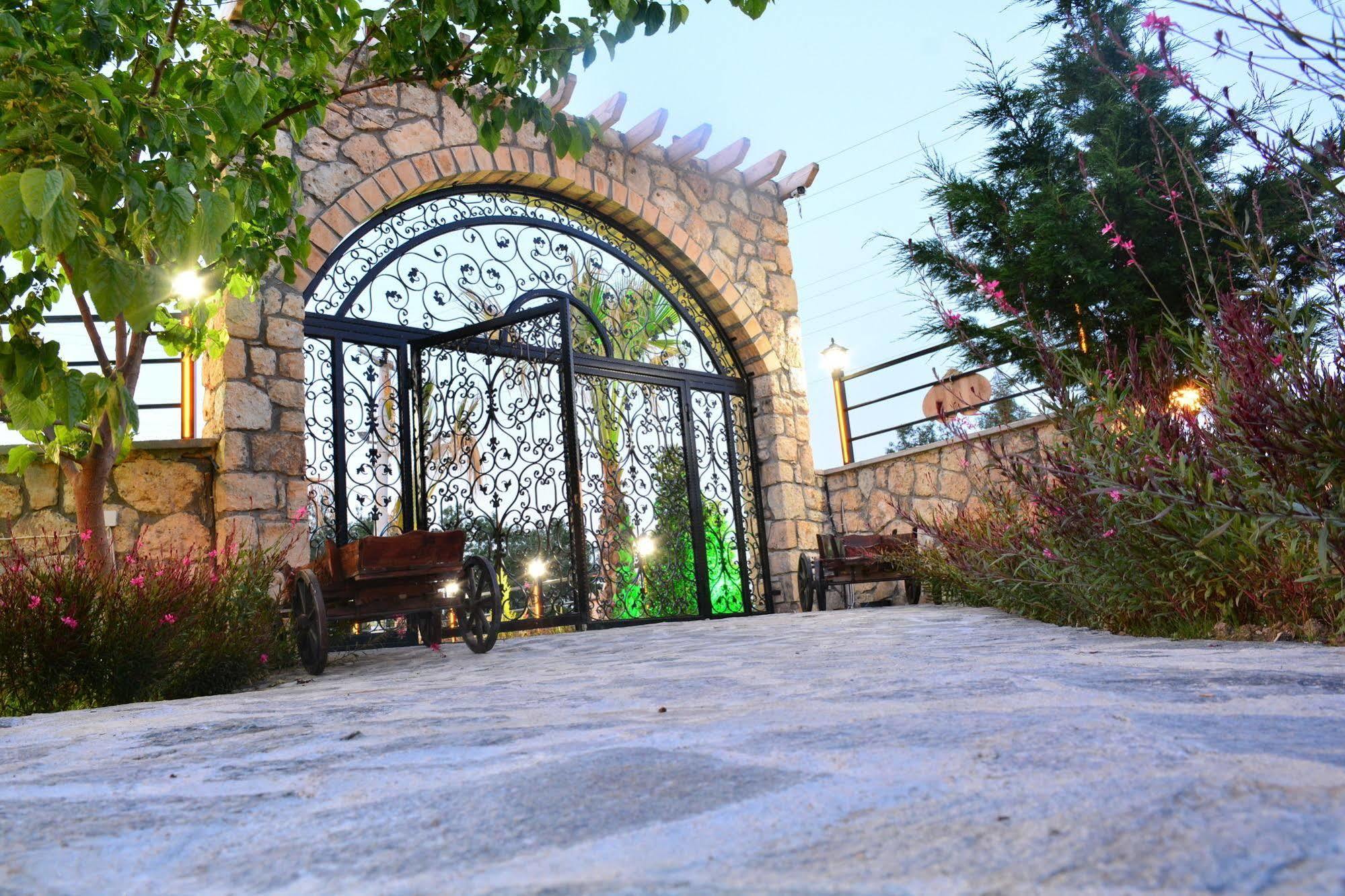 Reis Inn Hotel Kazdaglari Küçükkuyu Exteriör bild
